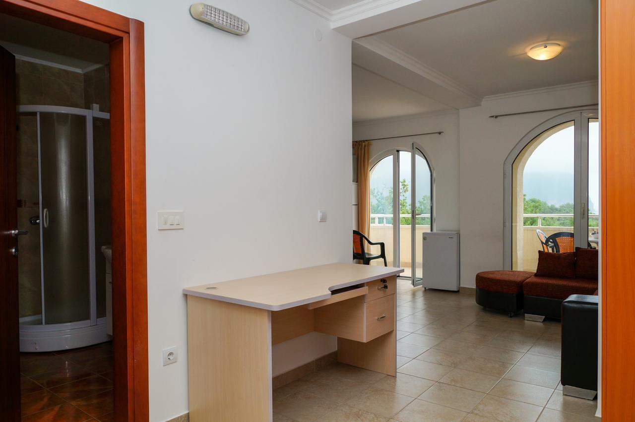 Apart Hotel Forte Roses Montenegro Ko Buljarica Petrovac Bagian luar foto